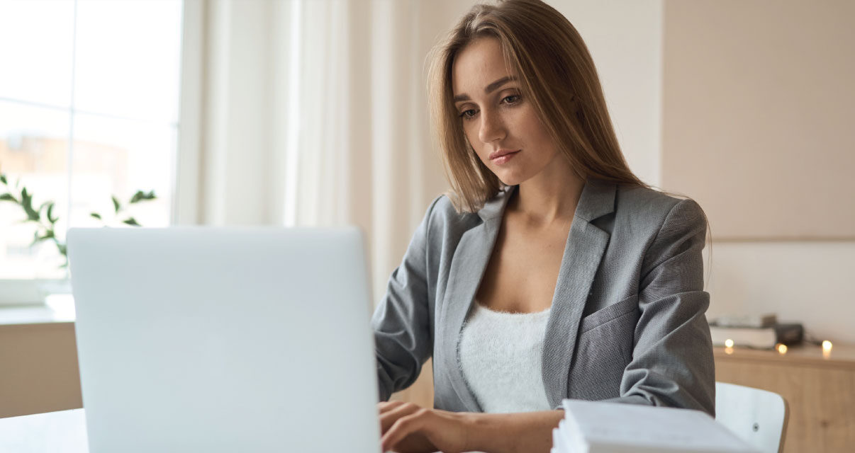 Girl-Using-Computer